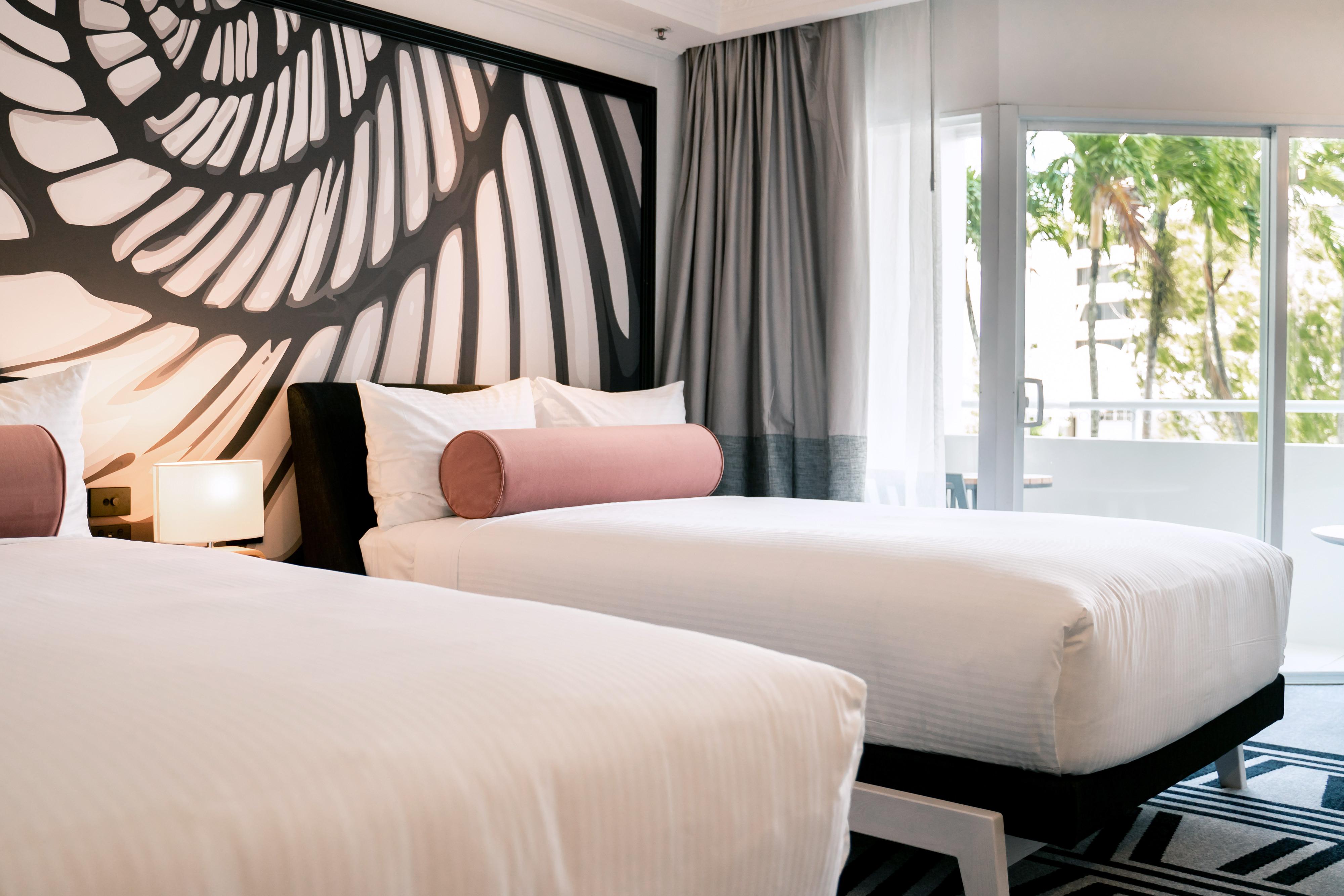 Pullman Cairns International Hotel Luaran gambar A guest room at the Hotel Zags