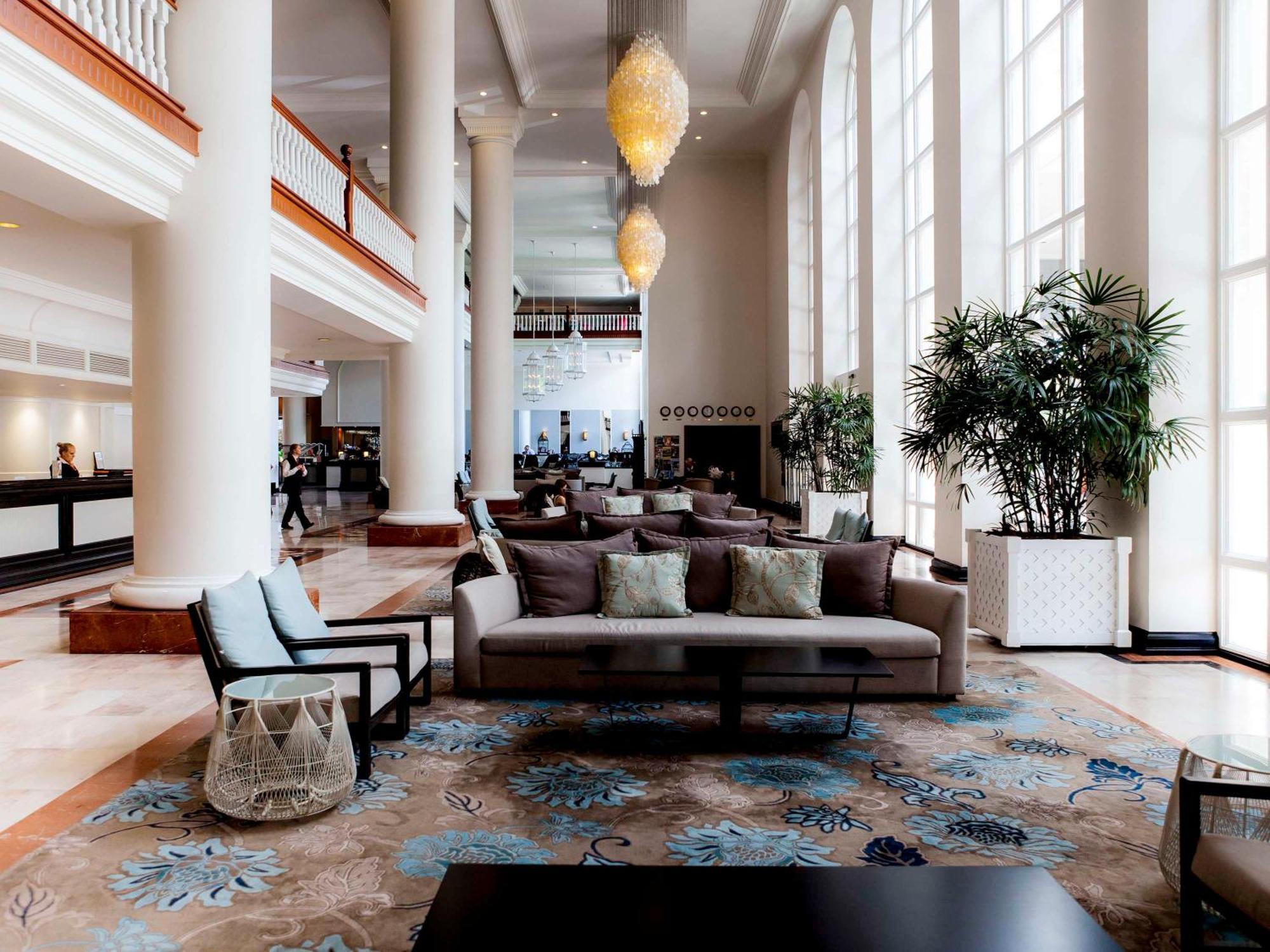 Pullman Cairns International Hotel Luaran gambar The lobby of the hotel