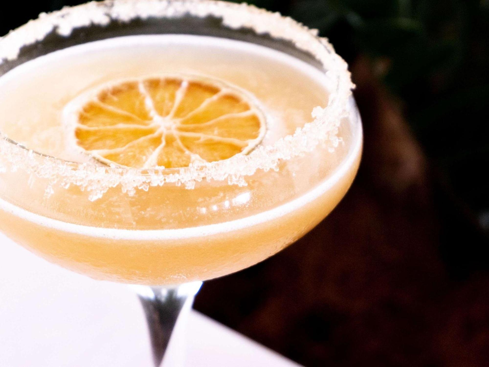Pullman Cairns International Hotel Luaran gambar A margarita garnished with lime
