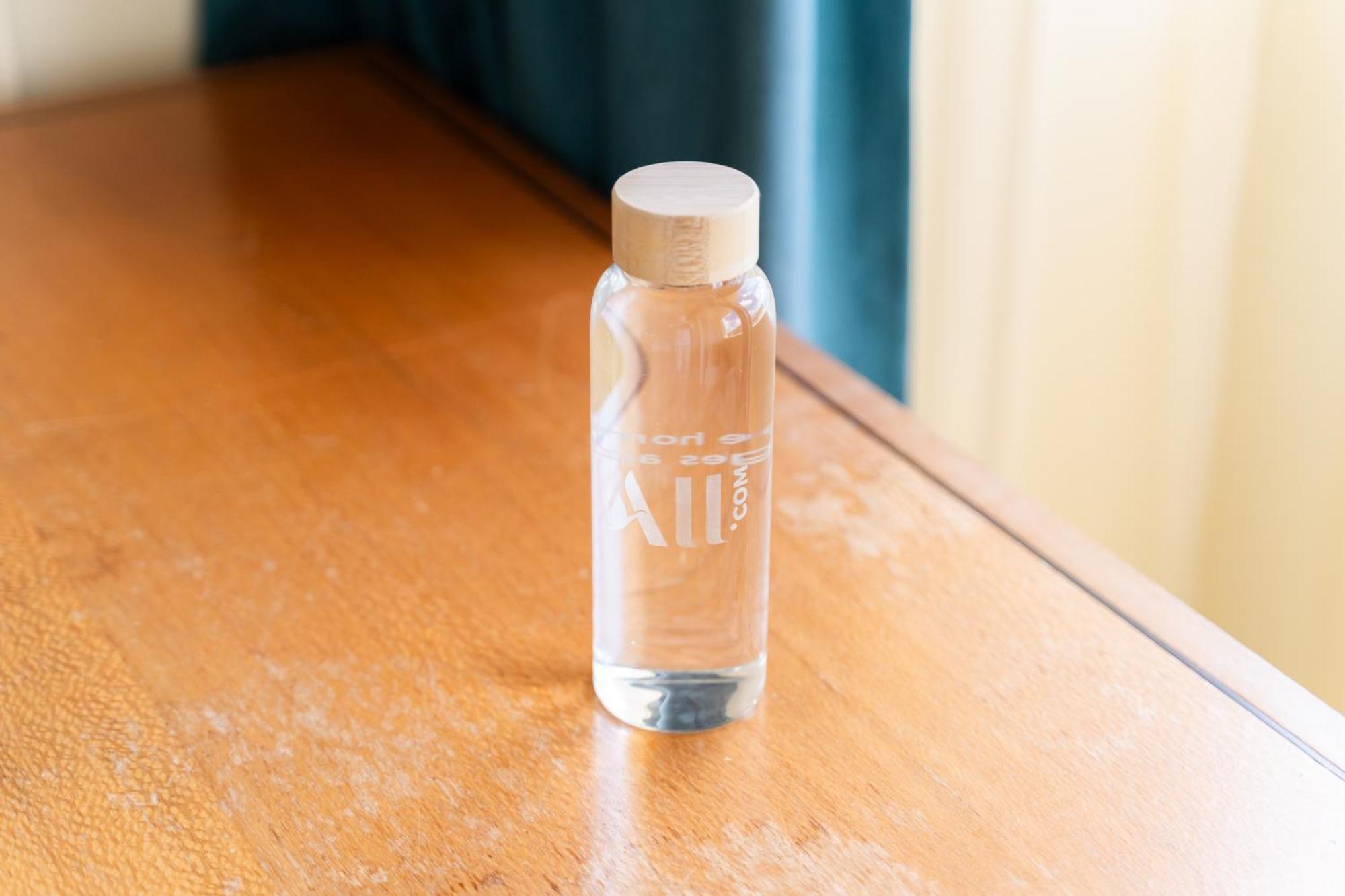 Pullman Cairns International Hotel Luaran gambar A bottle of water